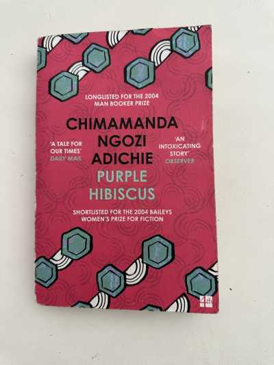 Foto 2 de Purple Hibiscus